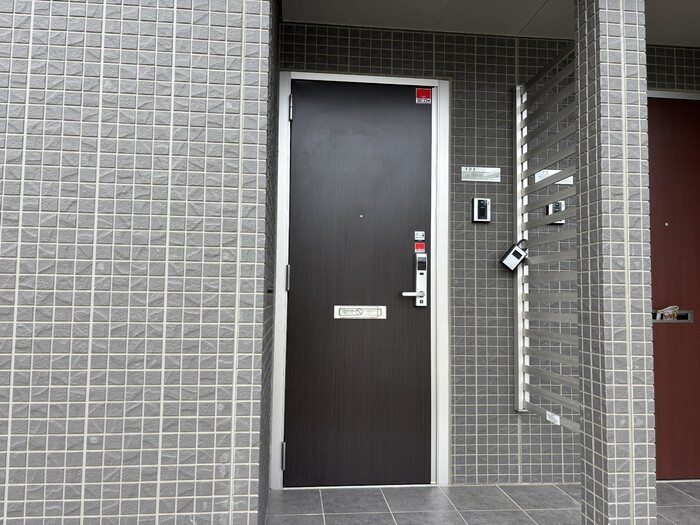 クレアージェ光陽の玄関