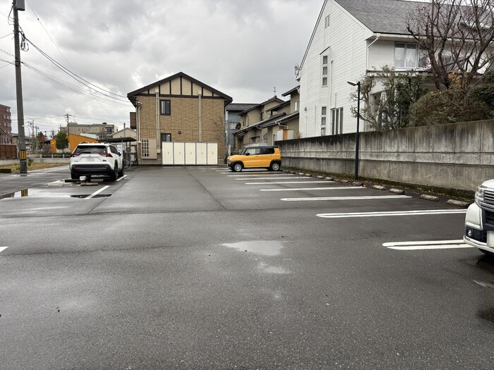 フェリシータの駐車場