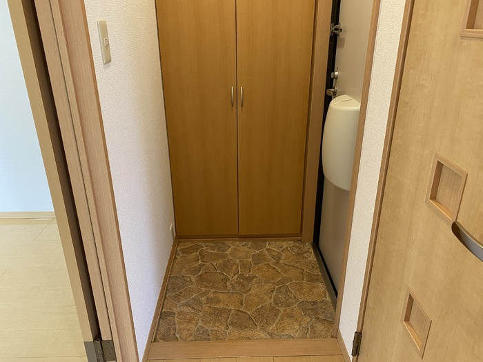 リバーサイドハイツの玄関
