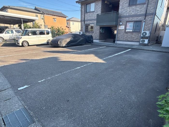 リバーサイドハイツの駐車場