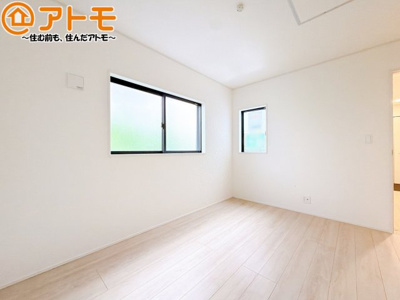 【寝室】 | 清水区万世町第2　新築戸建　全1棟 | 毎日すごす部屋の広さや陽当りも気になるポイントですね！現地で体感してみてください♪