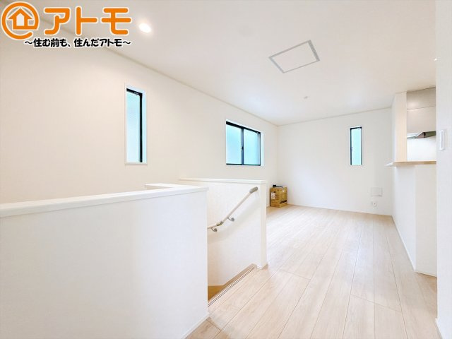 【居間・リビング】 | 清水区万世町第2　新築戸建　全1棟 | 家族団らんのイメージは、リビングを思い浮かべませんか？リビングこそ広々としたお部屋が良いですね♪