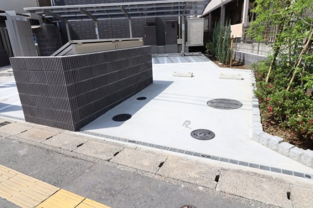 【駐車場】