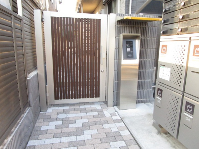 【エントランス】