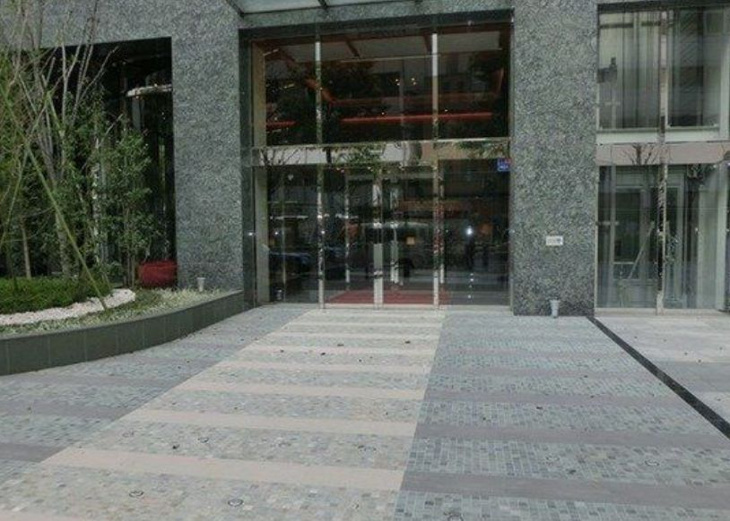 【エントランス】ファーストリアルタワー新宿 