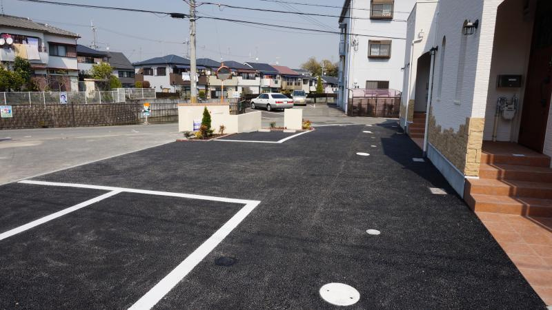 ラークハウスの駐車場