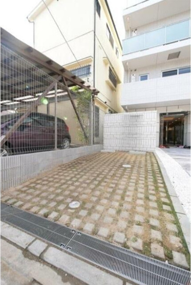 【駐車場】