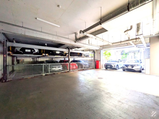 エスリード桃山台の駐車場|駐車場の入り口が広く、アクセスが便利です