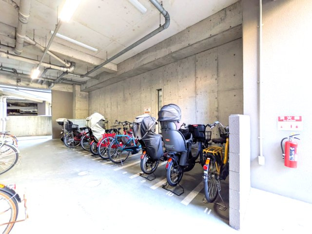 エスリード桃山台の駐輪場|駐輪場、バイクスペースあります