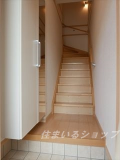 セイシャルＬの玄関|ミラー付き大型シューズボックス