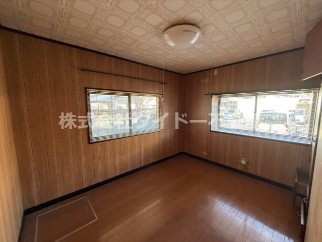 飯塚市伊岐須の一戸建ての洋室