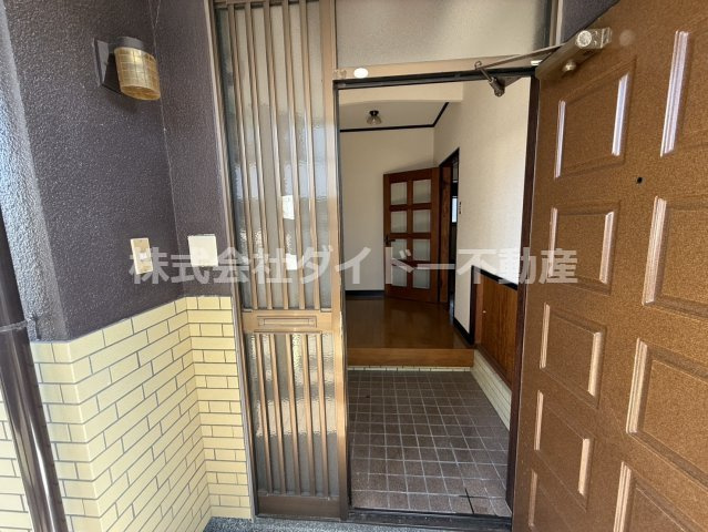 飯塚市伊岐須の一戸建ての玄関