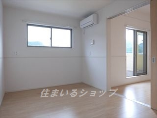 ティ・シュティルⅤの寝室|寝室にもエアコン付き