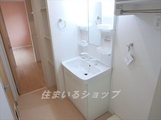 ティ・シュティルⅤの洗面所|シャンプードレッサー