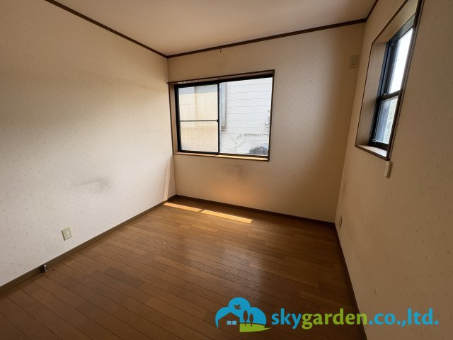 鎌倉市台四丁目　中古戸建の洋室|個人の部屋や寝室として使える洋室です