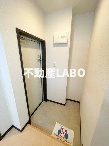 フジパレス今川EASTの玄関