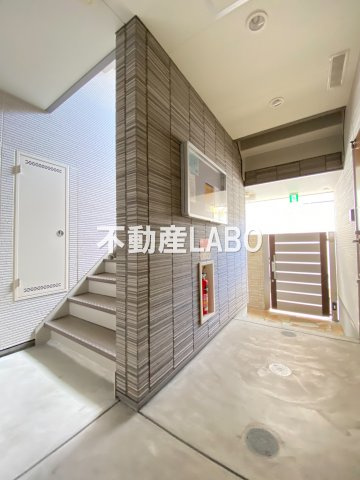 フジパレス今川EASTのエントランス