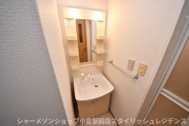 ニューシティアパートメンツ南小倉Ⅱの洗面所