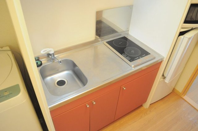 レオパレス新長田のキッチン|電熱タイプのコンロが２口