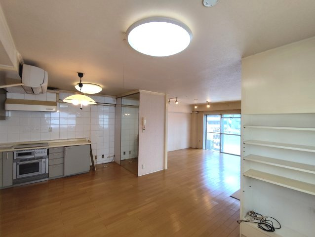 辰巳橋マンションの居間・リビング