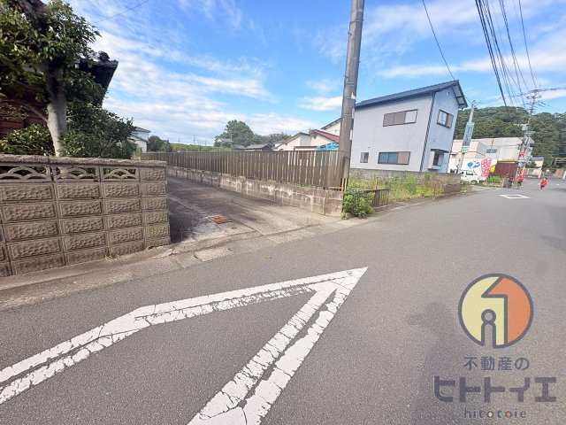 売地)八女市室岡の前面道路含む現地写真