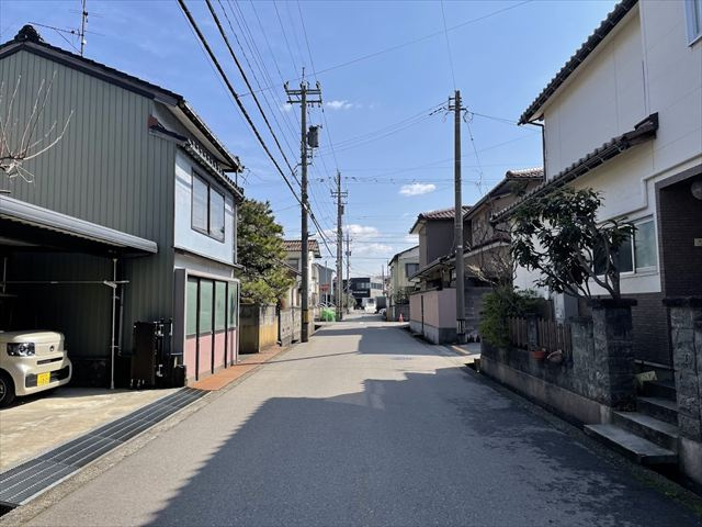 【前面道路含む現地写真】の画像