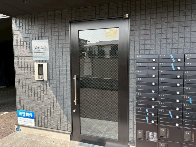 ヴェルステック宝塚のエントランス