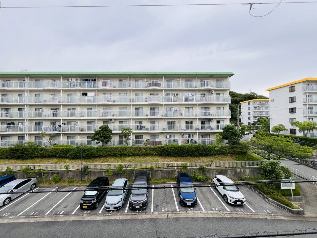 名谷27団地１０号棟3階の外観