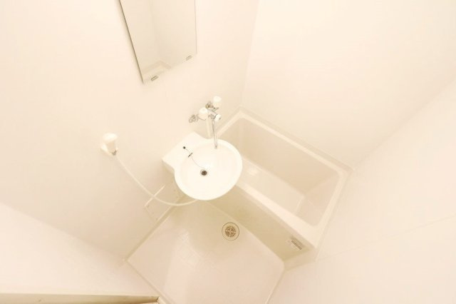 レオパレスＭｏｎｓｔｅｒａの浴室