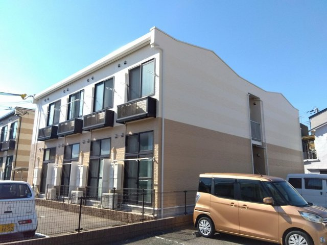 レオパレスアゼリアⅡの外観