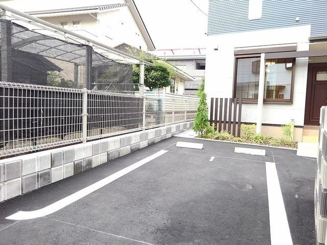 メゾン　宏栄の駐車場