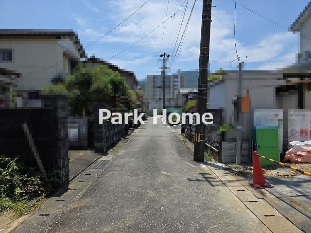 高知市神田 -8期1棟1- 新築戸建ての前面道路含む現地写真