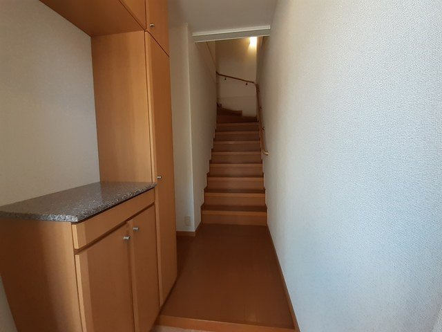 シャンティ・アイ　弐番館の玄関
