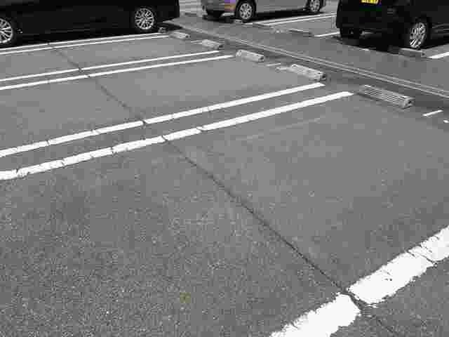 エスペランサⅢの駐車場