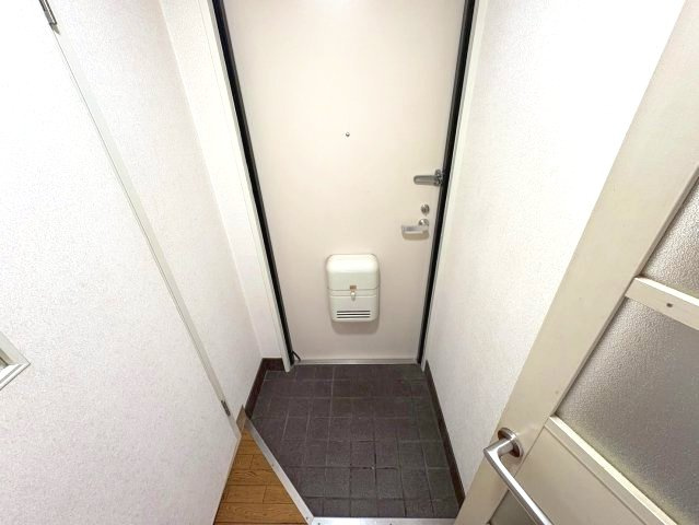 プチリベルテの玄関