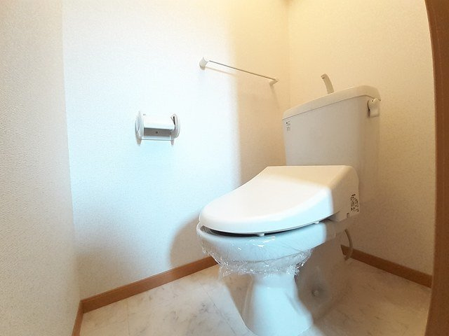 コンステラシオンのトイレ|清潔感のあるトイレです