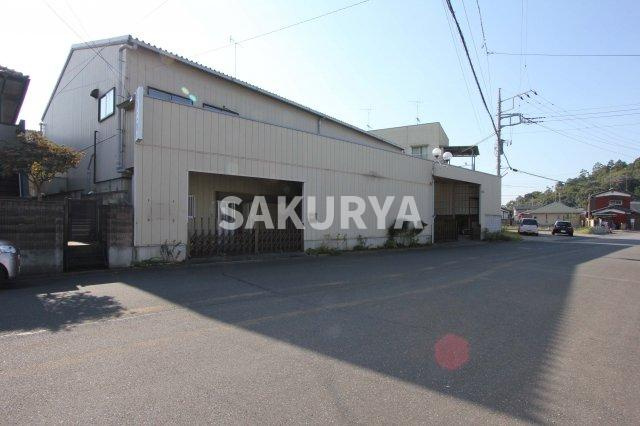 五十部町　A貸倉庫の外観