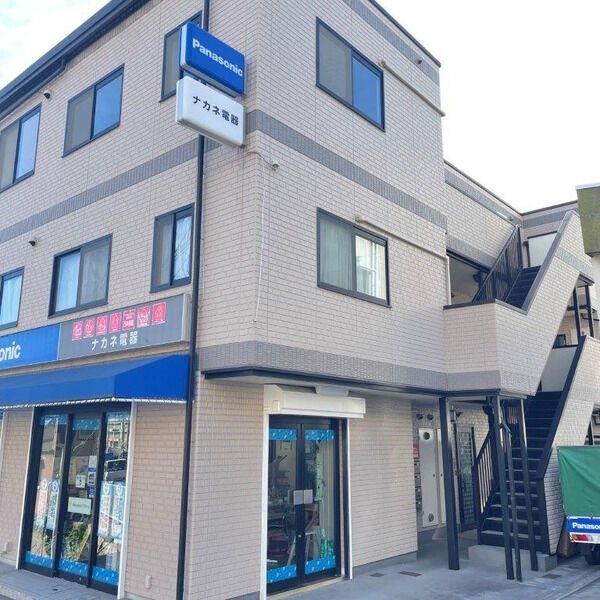 河上マンションのエントランス