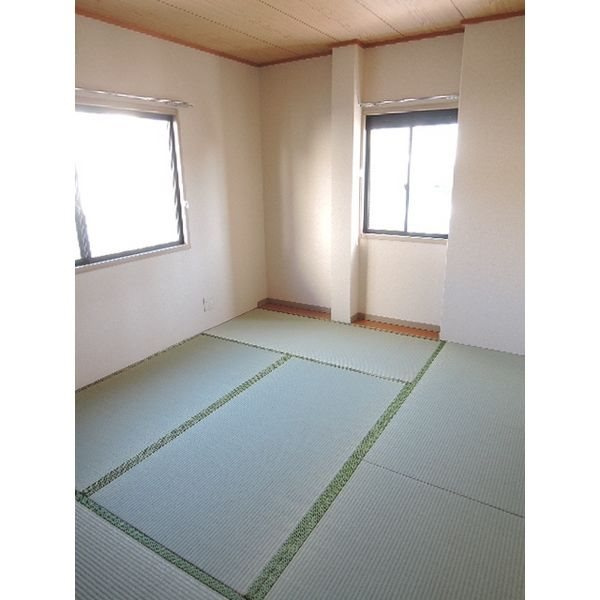 河上マンションの寝室