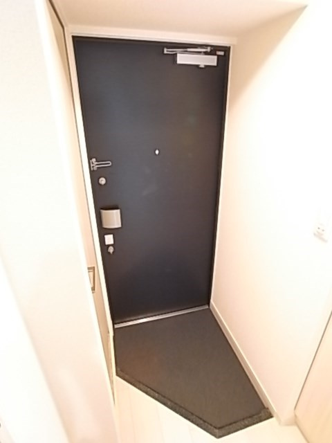 プレサンス三宮エレガンシアの玄関