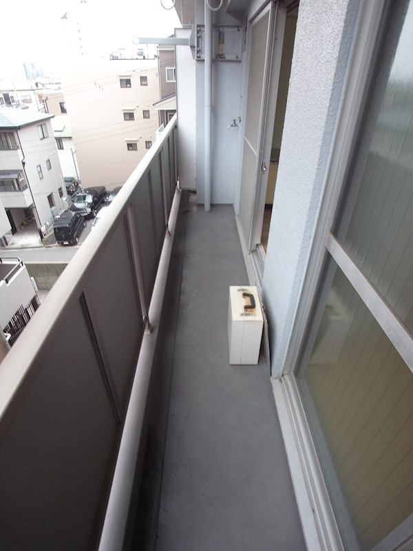 メゾン琵琶のバルコニー