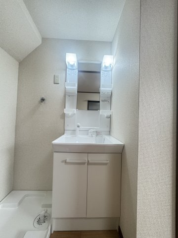 西尻池1丁目戸建貸家の洗面所