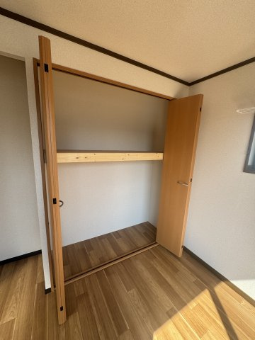 西尻池1丁目戸建貸家の収納