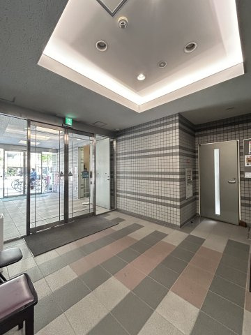 大阪謄写館ビルのロビー