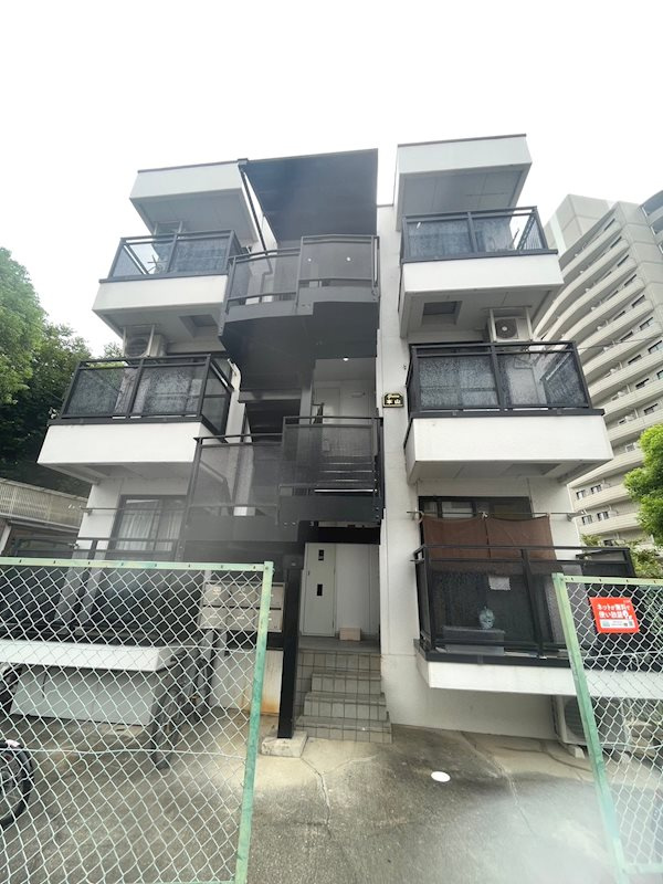 グリーン本山の外観