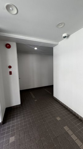 校南マンションのエントランス