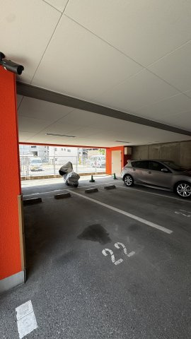 校南マンションの駐車場