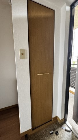 コスモコートの玄関