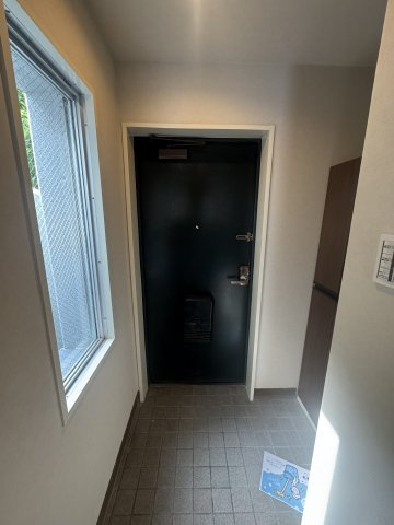 シャトラン上池田の玄関