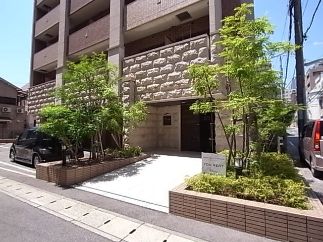 プレサンス三宮ルミネスの外観